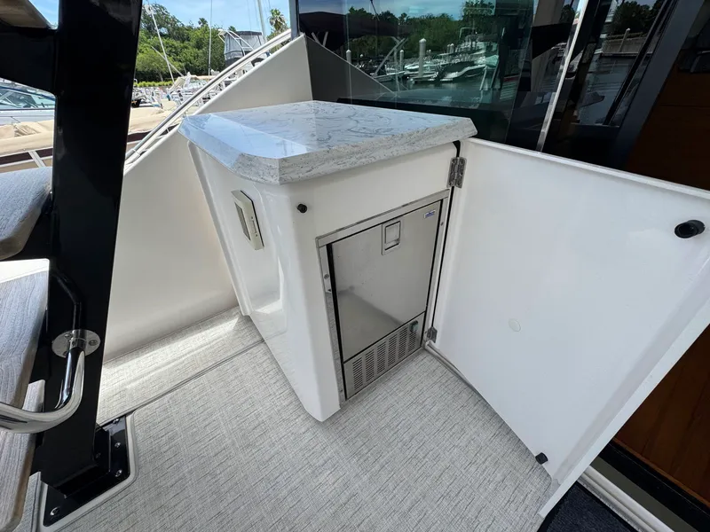 Slide: The Image of Tiara 53 Flybridge 2017 - 59