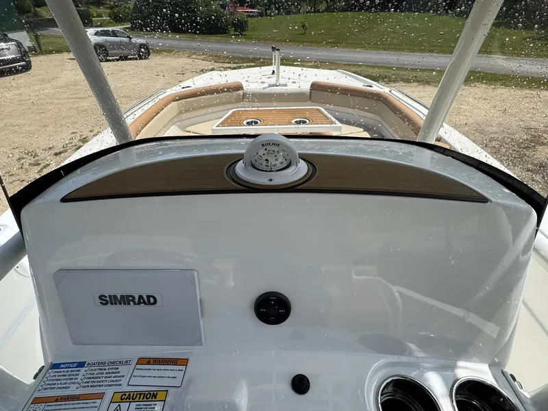 Slide: The Image of NauticStar 231 Hybrid 2024 - 20