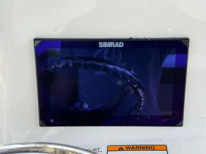 Slide: The Image of NauticStar 231 Hybrid 2024 - 21