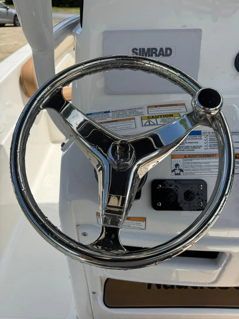 Slide: The Image of NauticStar 231 Hybrid 2024 - 26