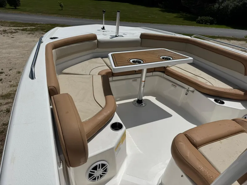 Slide: The Image of NauticStar 231 Hybrid 2024 - 3