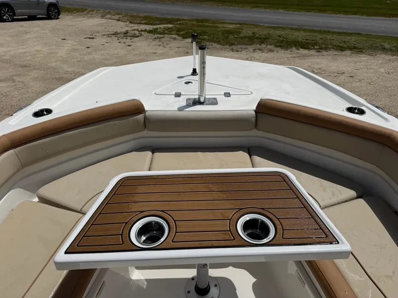 Slide: The Image of NauticStar 231 Hybrid 2024 - 4