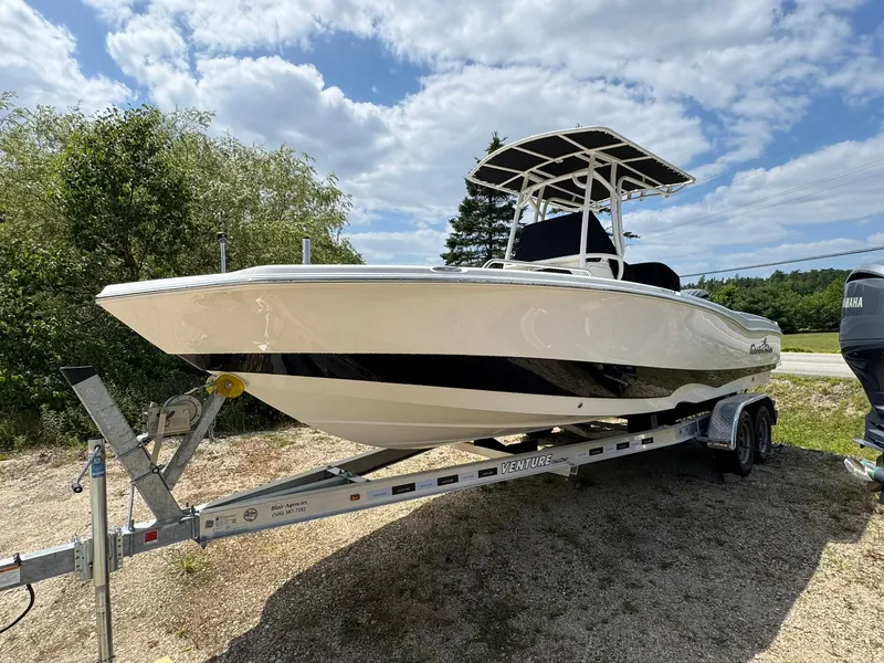 Slide: The Image of NauticStar 231 Hybrid 2024 - 48