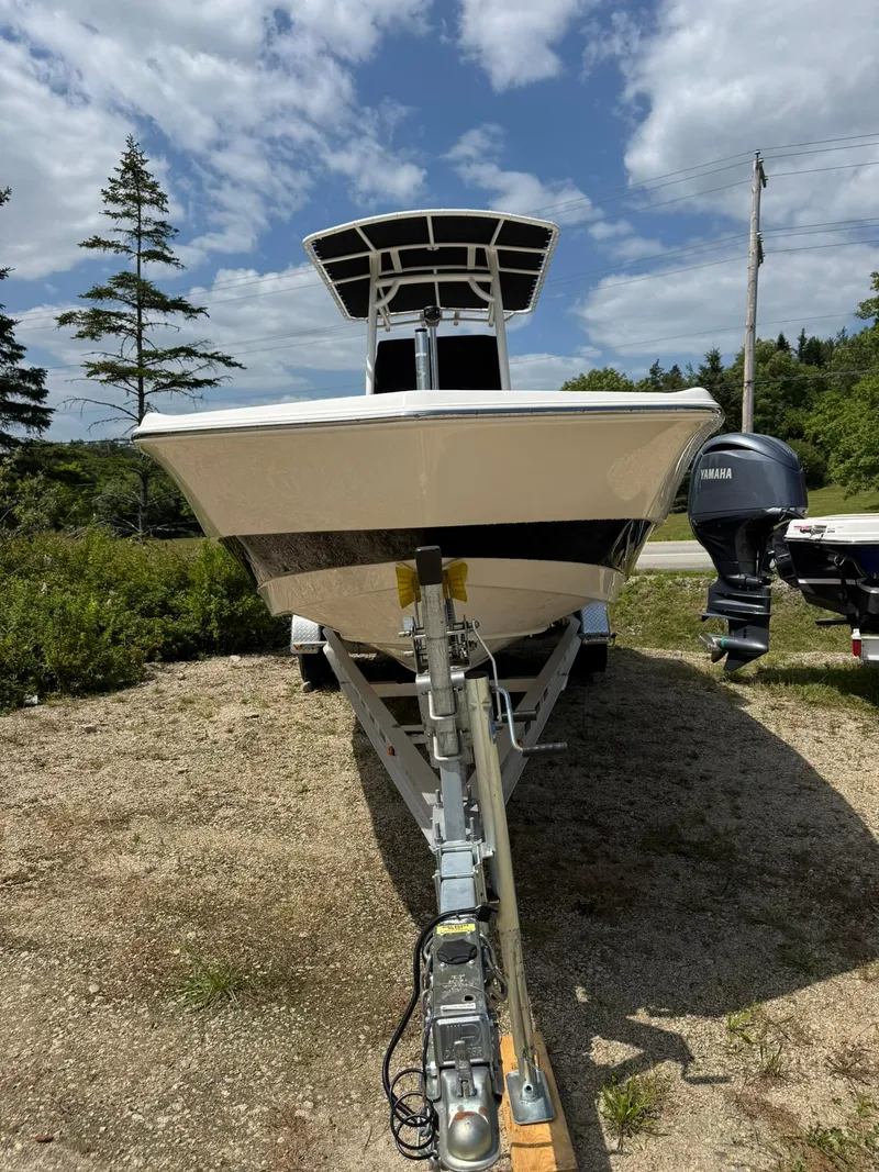 Slide: The Image of NauticStar 231 Hybrid 2024 - 49