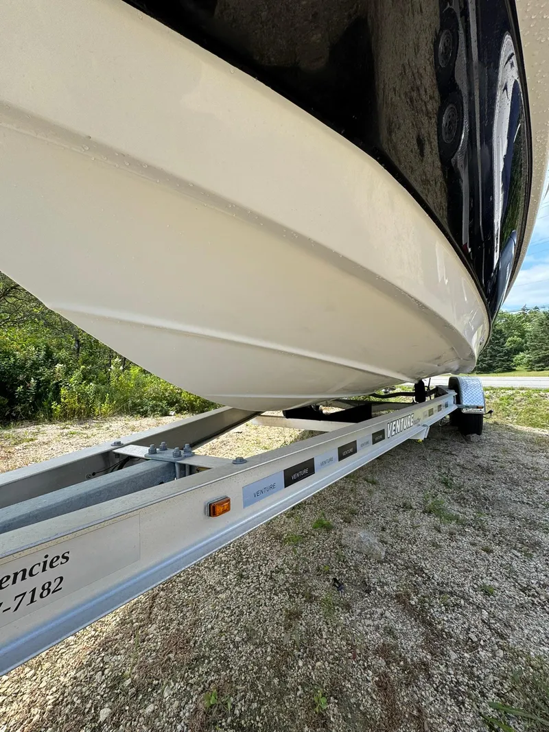 Slide: The Image of NauticStar 231 Hybrid 2024 - 52