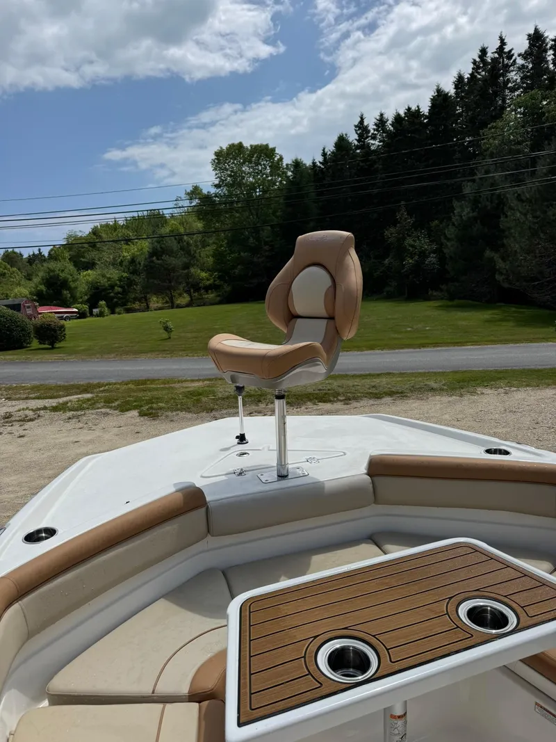 Slide: The Image of NauticStar 231 Hybrid 2024 - 53