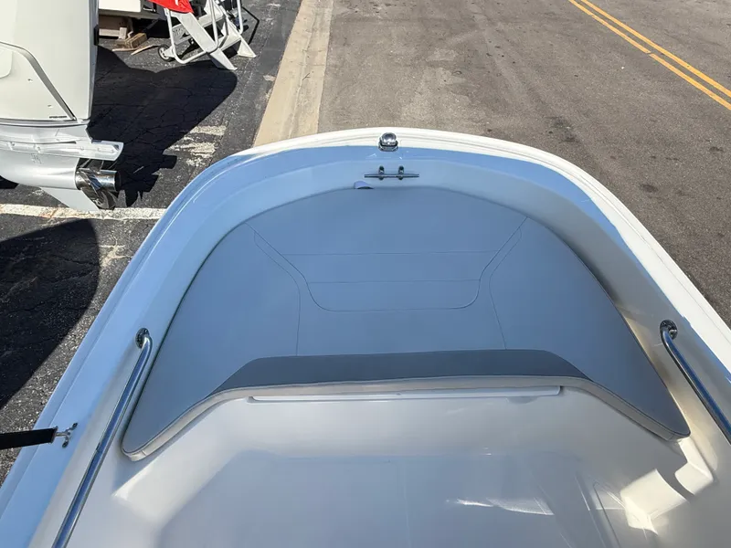 Slide: The Image of Boston Whaler 130 Super Sport 2024 - 13