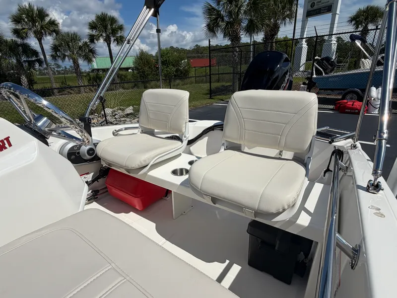 Slide: The Image of Boston Whaler 13 SUPER SPORT 2024 - 10