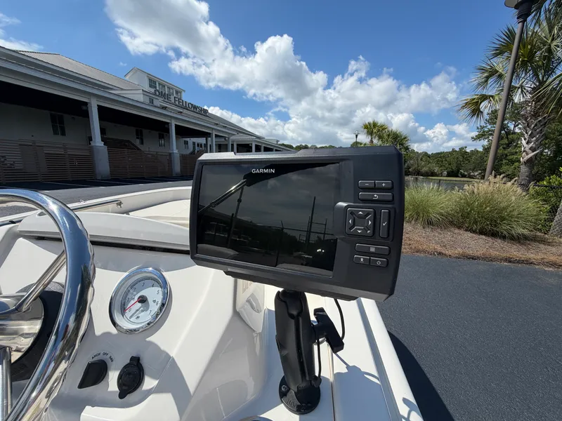 Slide: The Image of Boston Whaler 13 SUPER SPORT 2024 - 12