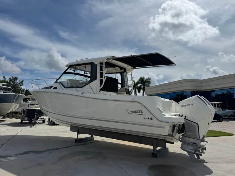 Slide: The Image of Boston Whaler 325 CONQUEST 2026 - 10