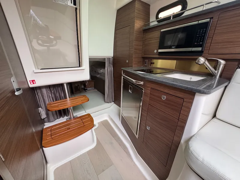 Slide: The Image of Boston Whaler 325 CONQUEST 2026 - 50