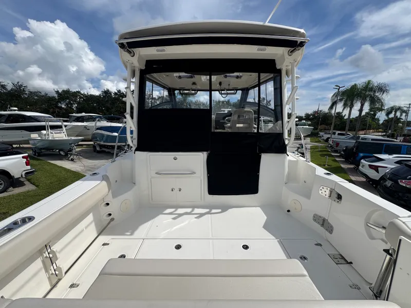 Slide: The Image of Boston Whaler 325 CONQUEST 2026 - 18