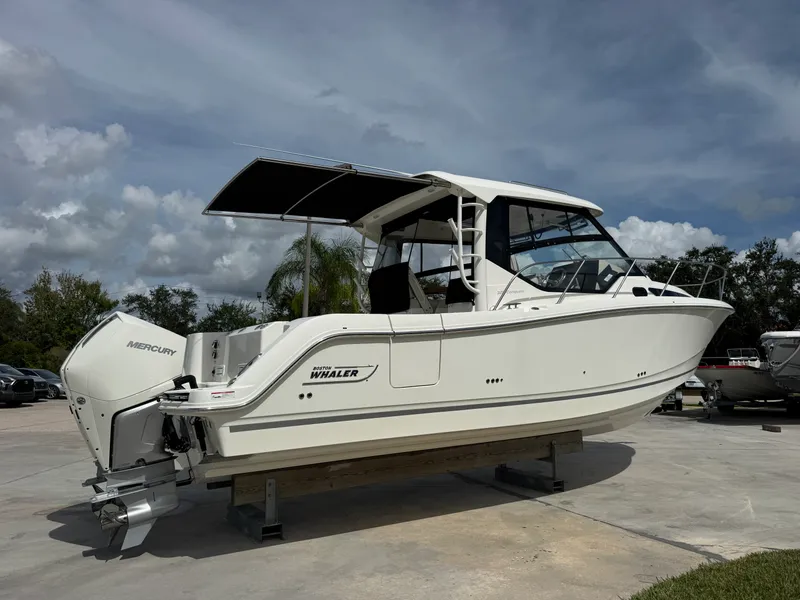 Slide: The Image of Boston Whaler 325 CONQUEST 2026 - 0