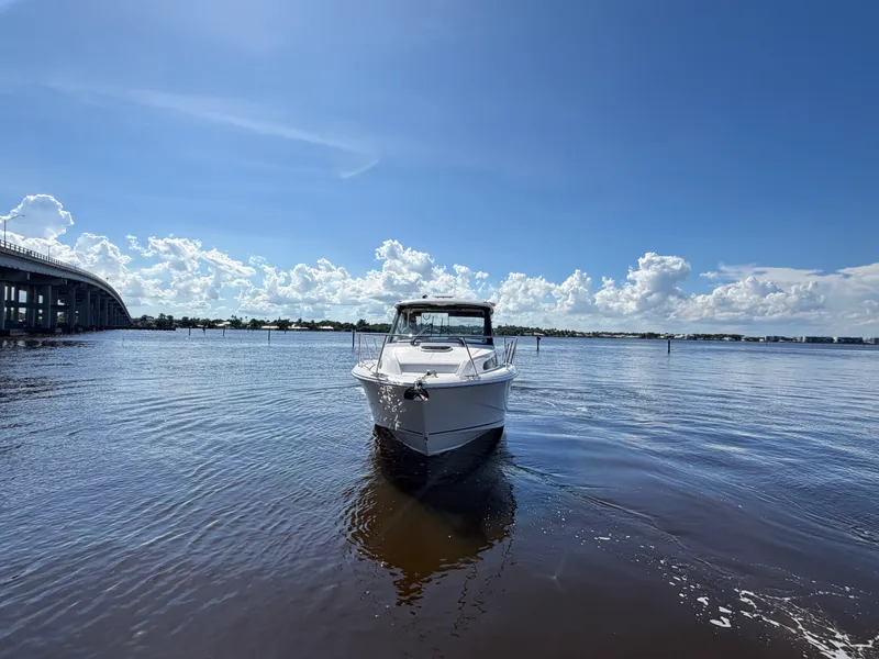 Slide: The Image of Boston Whaler 325 CONQUEST 2026 - 19