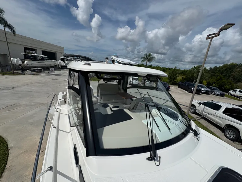 Slide: The Image of Boston Whaler 325 CONQUEST 2026 - 47