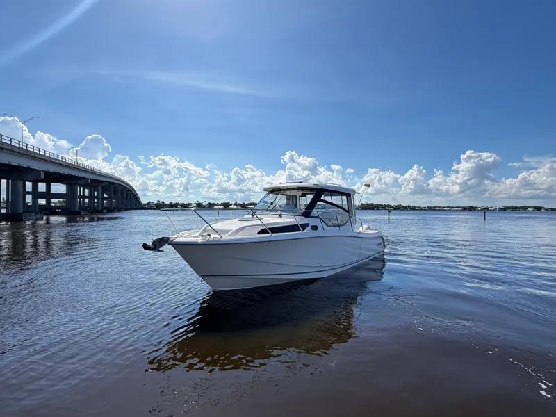 Slide: The Image of Boston Whaler 325 CONQUEST 2026 - 22