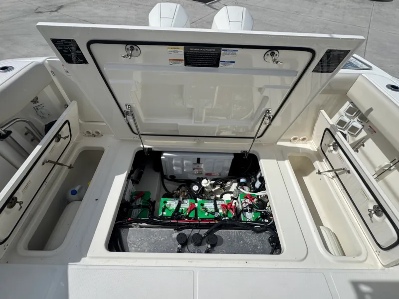 Slide: The Image of Boston Whaler 325 CONQUEST 2026 - 27