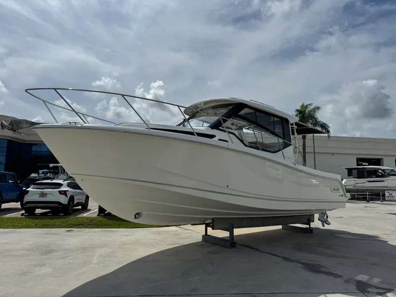 Slide: The Image of Boston Whaler 325 CONQUEST 2026 - 3