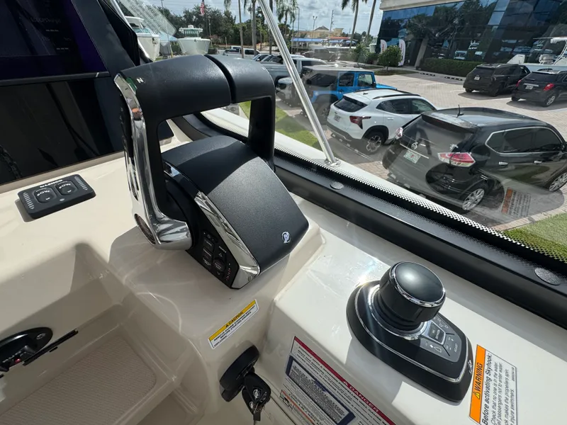 Slide: The Image of Boston Whaler 325 CONQUEST 2026 - 35