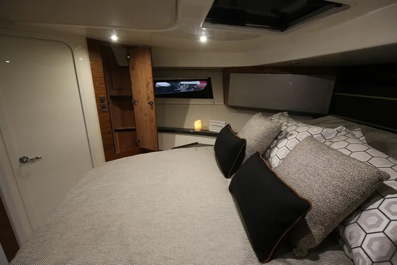 Slide: The Image of Boston Whaler 405 Conquest 2027 - 51