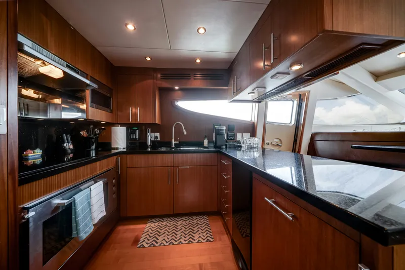 Slide: The Image of Hatteras Yachts Hatteras 80 2008 - 22