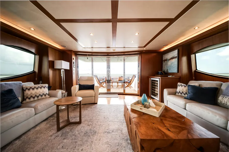 Slide: The Image of Hatteras Yachts Hatteras 80 2008 - 17