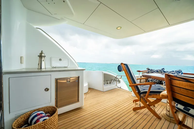Slide: The Image of Hatteras Yachts Hatteras 80 2008 - 13