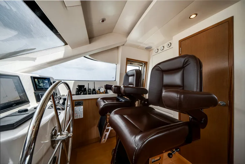 Slide: The Image of Hatteras Yachts Hatteras 80 2008 - 26