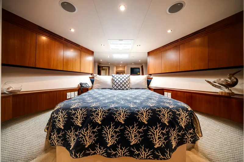 Slide: The Image of Hatteras Yachts Hatteras 80 2008 - 45