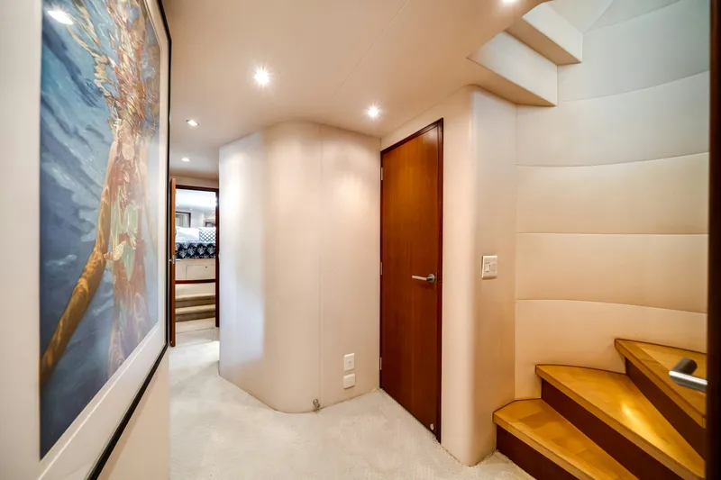 Slide: The Image of Hatteras Yachts Hatteras 80 2008 - 29