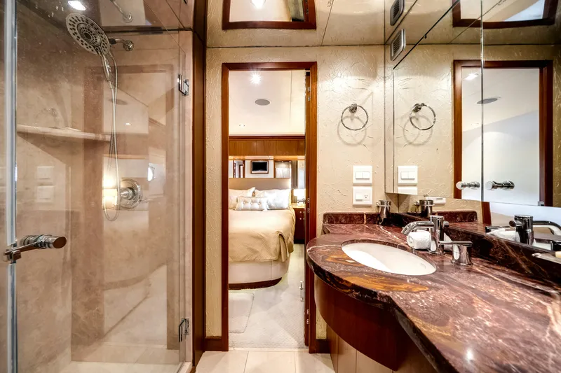 Slide: The Image of Hatteras Yachts Hatteras 80 2008 - 40