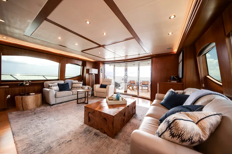 Slide: The Image of Hatteras Yachts Hatteras 80 2008 - 18