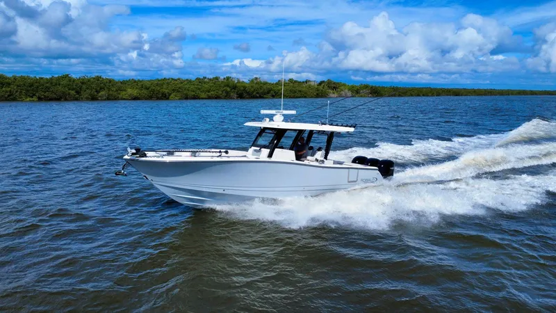 The Image of Robalo R360 2022 - 0