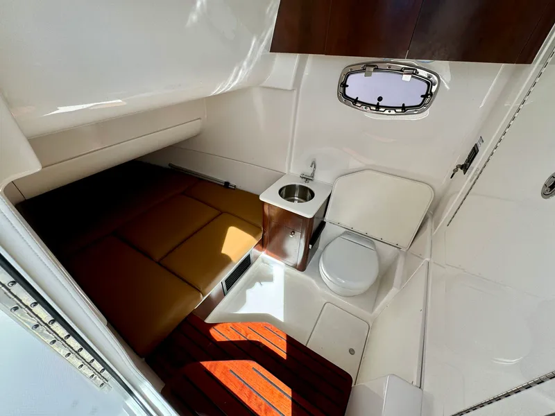 Slide: The Image of Robalo R360 2022 - 66