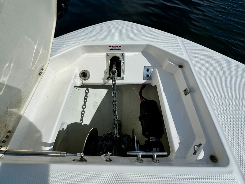 Slide: The Image of Robalo R360 2022 - 74