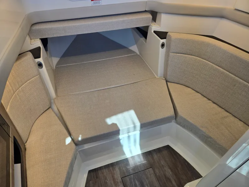 Slide: The Image of Sea Ray SLX 360 Outboard 2027 - 18