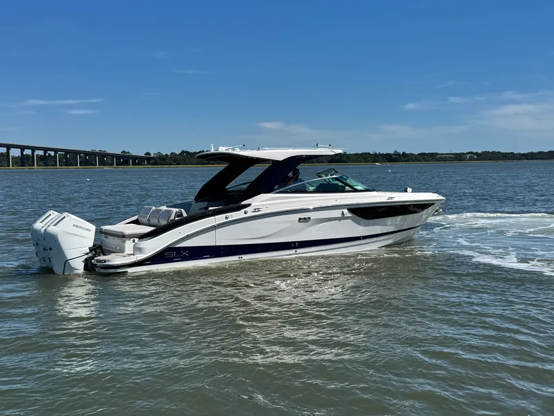 Slide: The Image of Sea Ray SLX 360 Outboard 2027 - 1