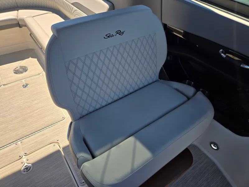 Slide: The Image of Sea Ray SLX 360 Outboard 2027 - 12
