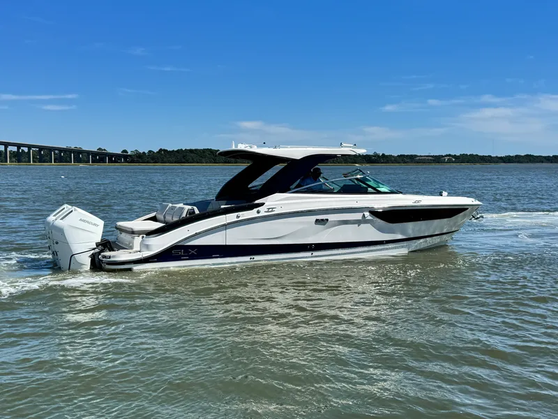 Slide: The Image of Sea Ray SLX 360 Outboard 2027 - 27