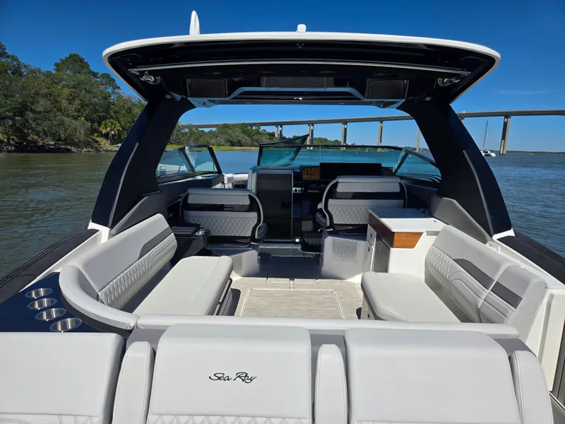 Slide: The Image of Sea Ray SLX 360 Outboard 2027 - 5