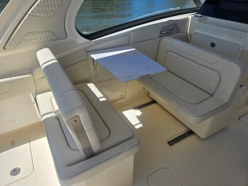 Slide: The Image of Scout 288 Dorado 2027 - 8