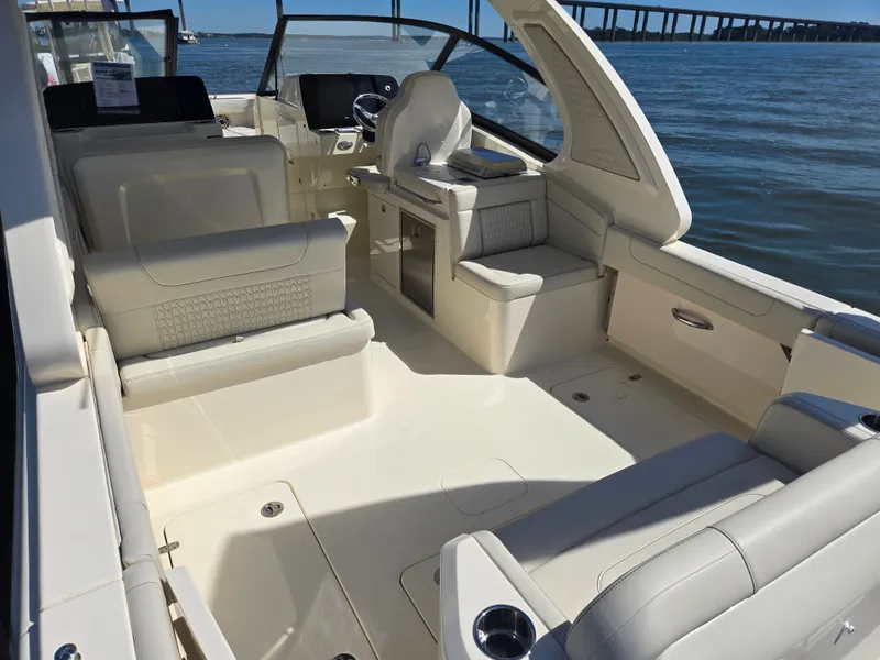 Slide: The Image of Scout 288 Dorado 2027 - 4