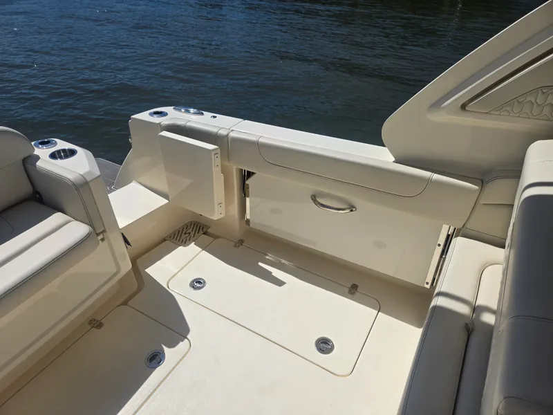 Slide: The Image of Scout 288 Dorado 2027 - 3