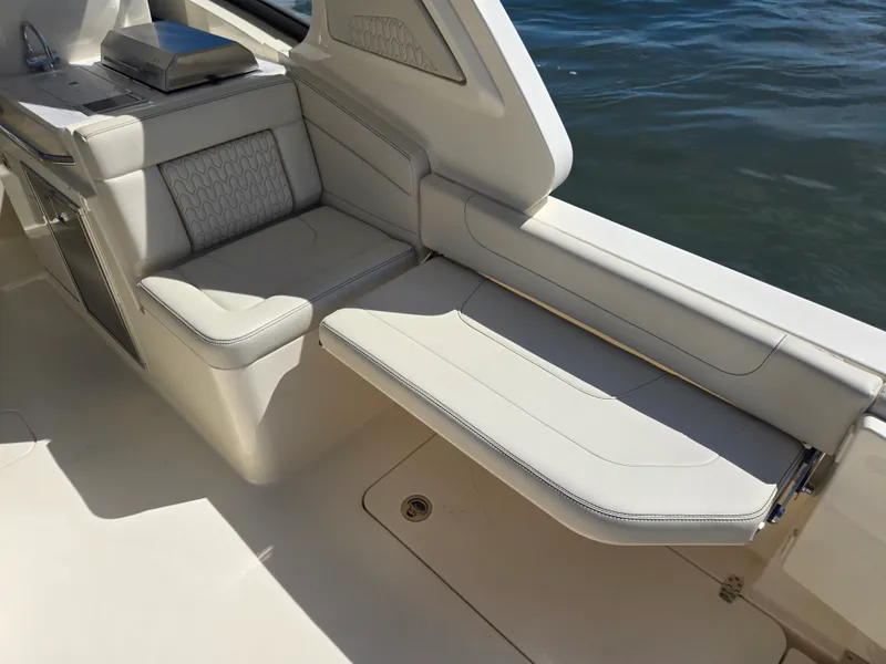 Slide: The Image of Scout 288 Dorado 2027 - 6