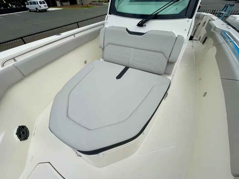 Slide: The Image of Boston Whaler 330 Outrage 2027 - 22