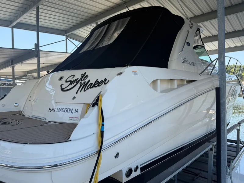 Slide: The Image of Sea Ray 38 Sundancer 2007 - 2