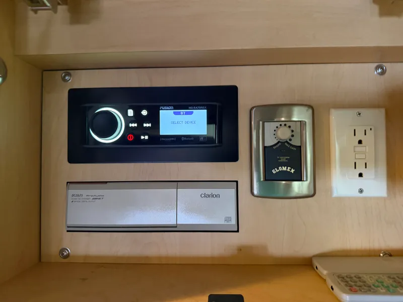 Slide: The Image of Sea Ray 38 Sundancer 2007 - 18