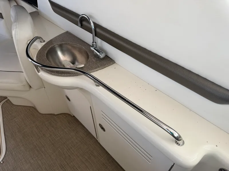 Slide: The Image of Sea Ray 38 Sundancer 2007 - 6