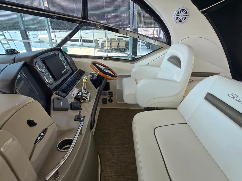 Slide: The Image of Sea Ray 38 Sundancer 2007 - 8