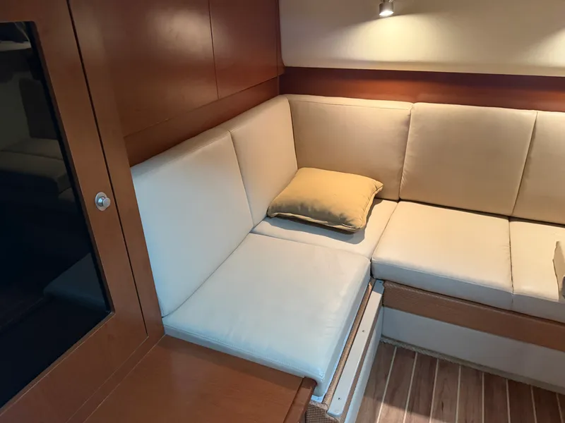 Slide: The Image of Sea Ray 38 Sundancer 2007 - 23